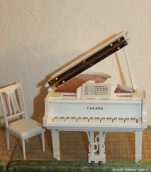 Винтажный белый рояль для Ликки 2 поколения компании Такара