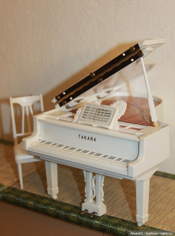 Винтажный белый рояль для Ликки 2 поколения компании Такара (фото 2)