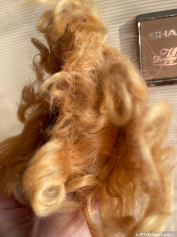 Старенький парик, натуральный мохер для куклы (фото 4)