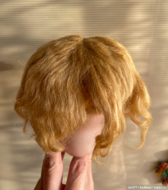 Старенький парик, натуральный мохер для куклы (фото 9)