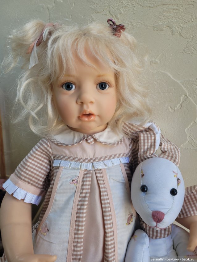 Белокурая малышка Ulla со своим большим другом зайцем от Hildegard Gunzel (фото 5)