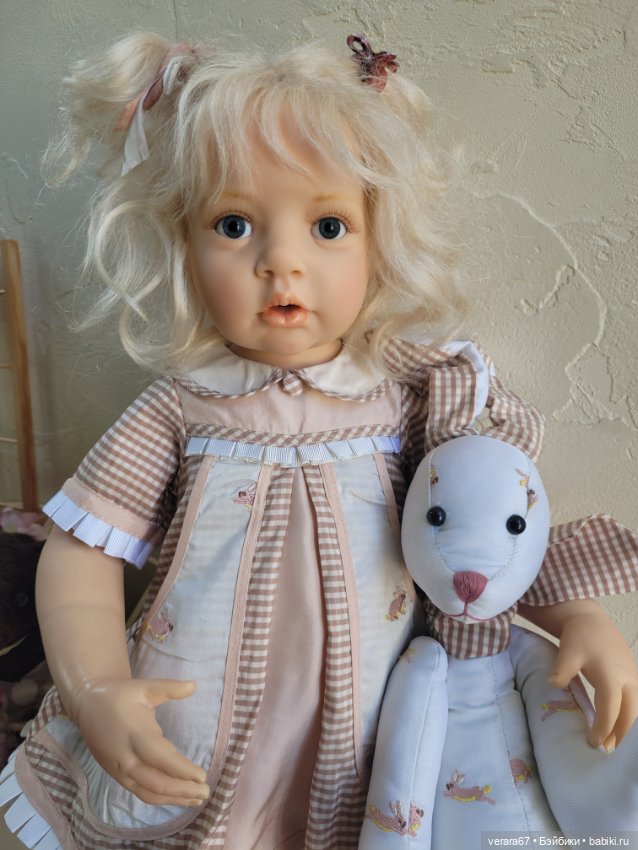 Белокурая малышка Ulla со своим большим другом зайцем от Hildegard Gunzel (фото 6)