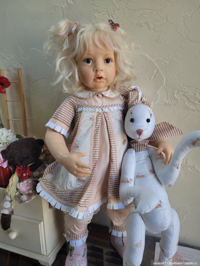 Белокурая малышка Ulla со своим большим другом зайцем от Hildegard Gunzel (фото 7)
