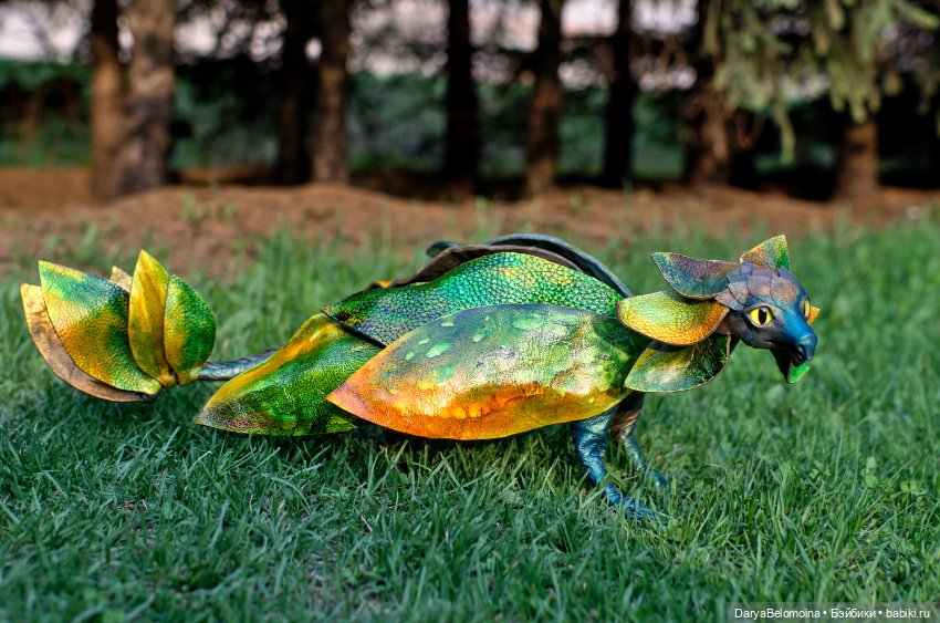 Большой и яркий лиственный дракон (фото 2)
