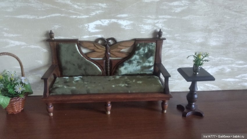 Диванчик для кукол БЖД и не только( до 16см)