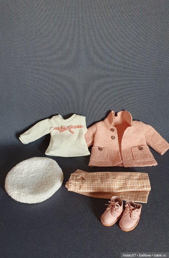 Красивый комплект для Meadow dolls 28см