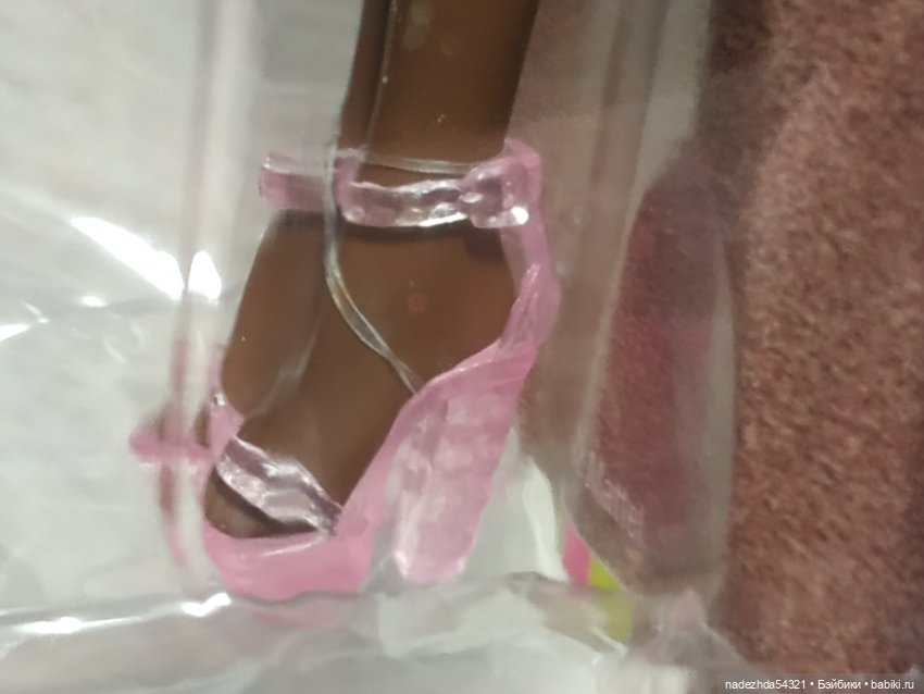 Барби модница в вечернем платье (фото 7)