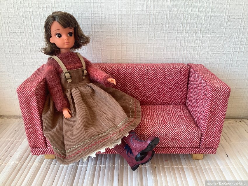 Диван для кукол 1/8 - 1/6 (фото 8)