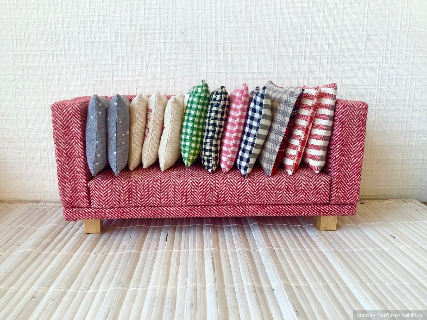 Диван для кукол 1/8 - 1/6