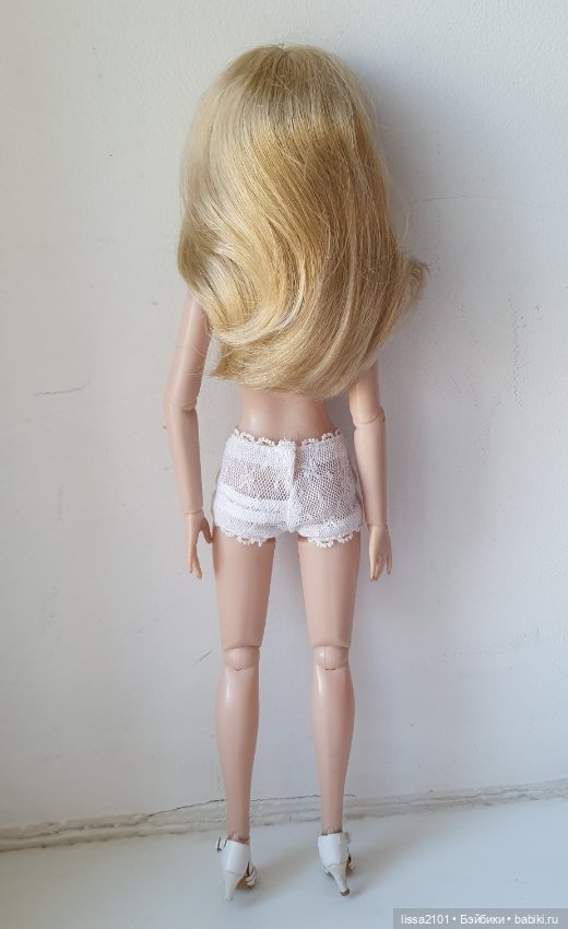 Паричковая Modern Revlon Wigged Basic Robert Tonner (фото 5)