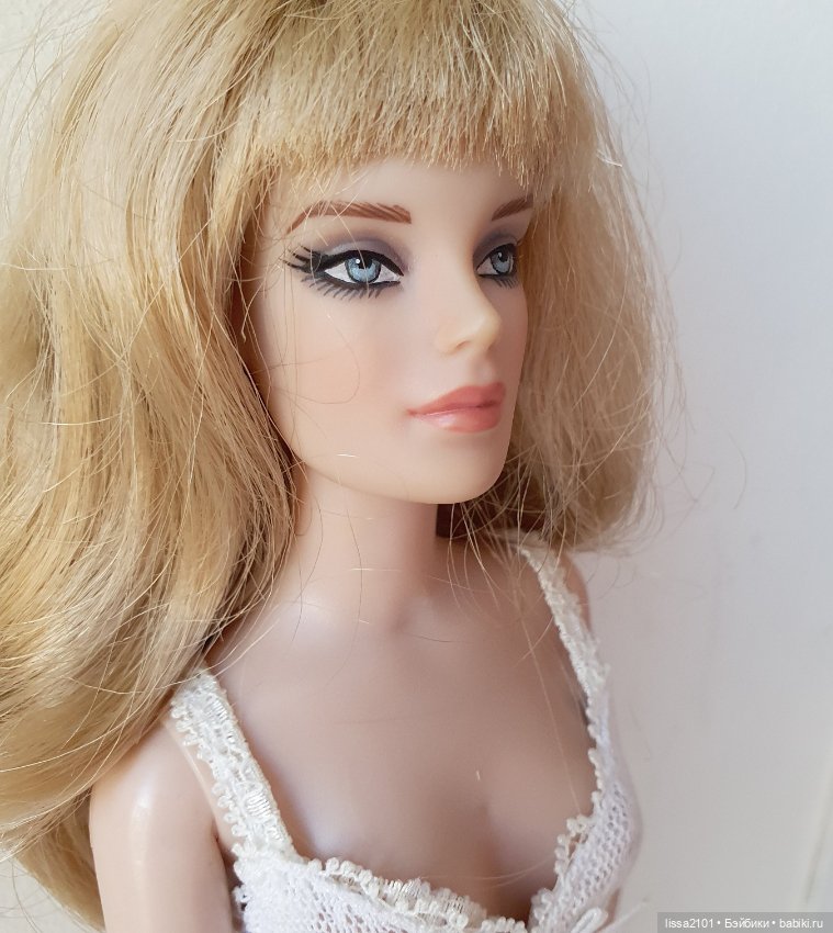 Паричковая Modern Revlon Wigged Basic Robert Tonner (фото 8)