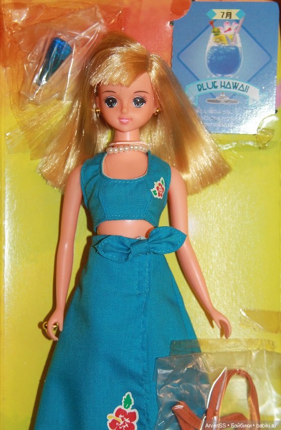 18-летняя Дженни Такара из серии Birth Cocktail Calendar Girls (July - Blue Hawaii) (фото 2)