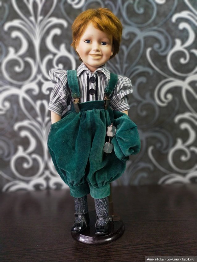 Фарфоровый мальчишка улыбашка (фото 3)