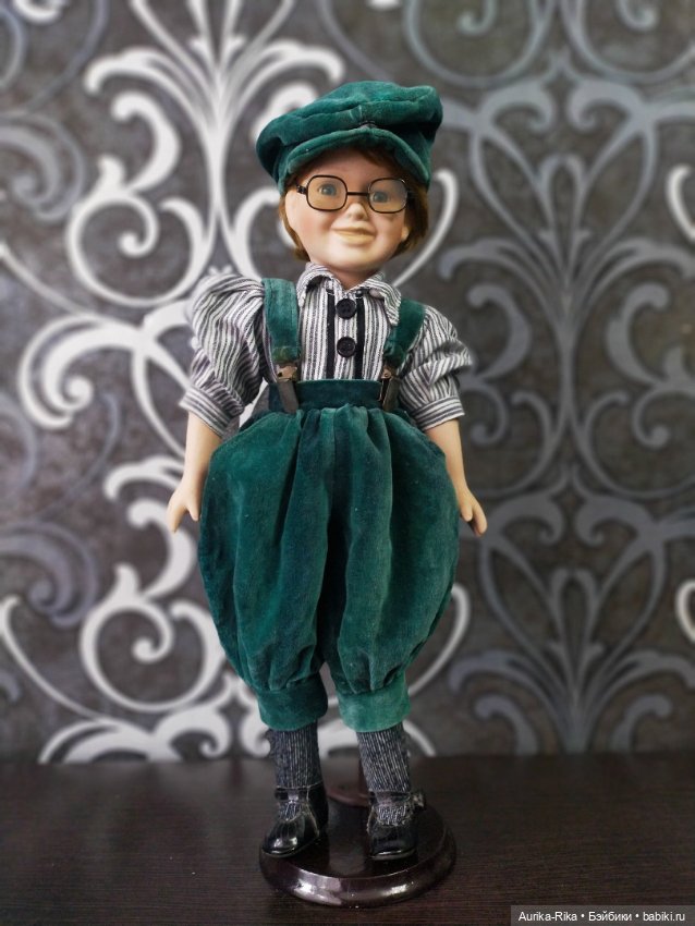 Фарфоровый мальчишка улыбашка (фото 2)