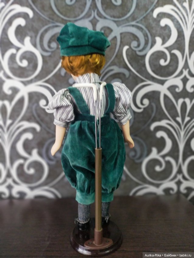 Фарфоровый мальчишка улыбашка (фото 4)