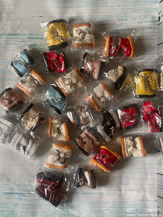 Продам всем скопом 35 пар обувь для ирреаликов, Realfee (фото 3)