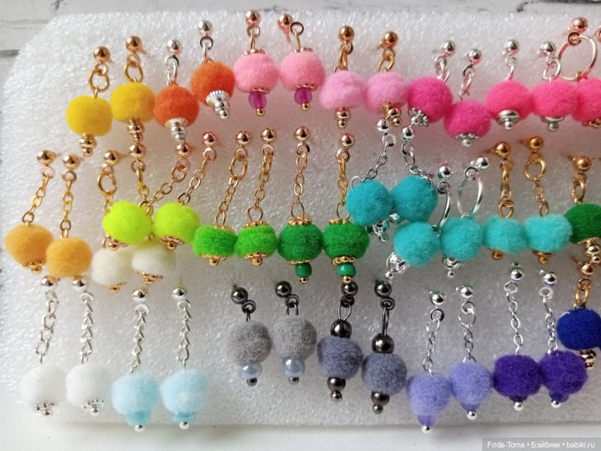 Серьги для Барби Поппи Ню фейс интегрити украшения Момоко сережки шарики пушистые (фото 2)