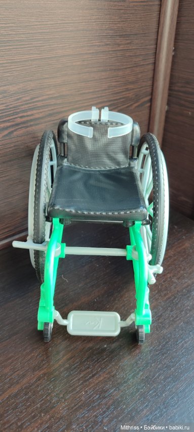 Кресло на колесах от Кена (фото 3)