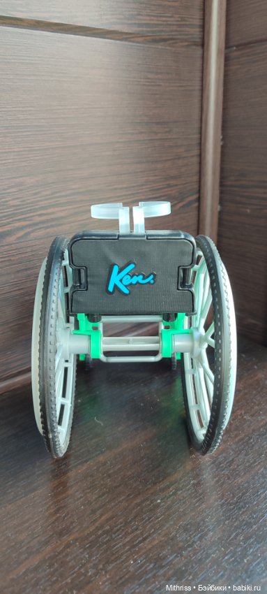 Кресло на колесах от Кена (фото 4)