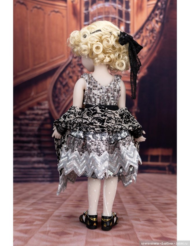 Эвелин в чёрном аутфите от Руби Ред, Midnight Twinkle Evelyn Ruby Red