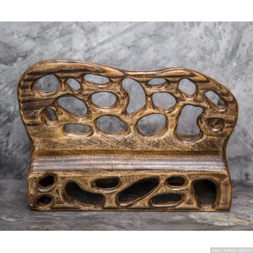 Деревянный диван с подсветкой, резьба