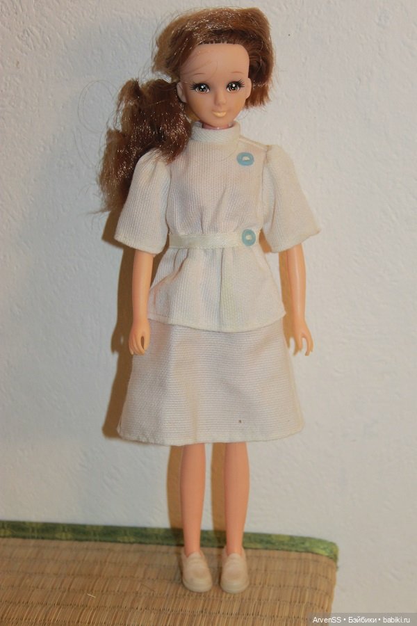 Винтажная Эмили-сенсей (врач семьи Ликки) компании Такара