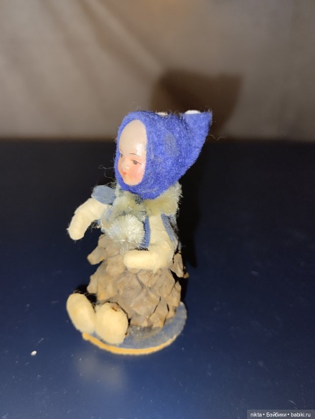 Ёлочная игрушка ГДР Девочка шишка (фото 4)