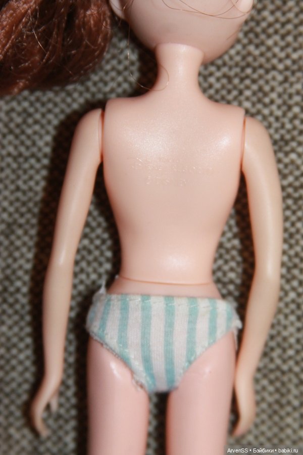 Винтажная Tokyo Disney Resort fashion doll Queen of Hearts (фото 8)