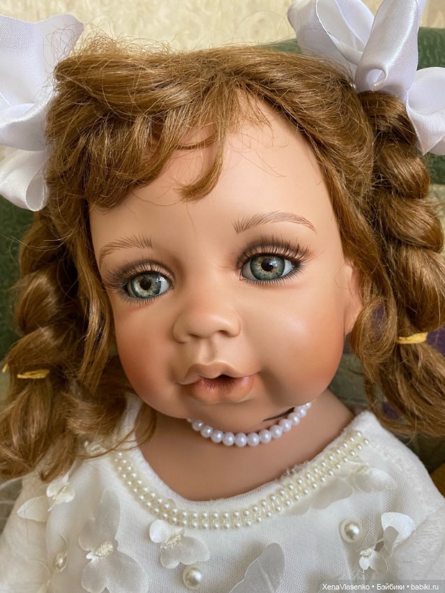 Фарфоровая кукла Monika Levenig