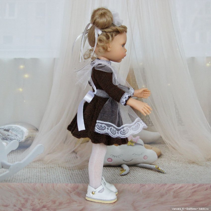 Paola Renia, испанская кукла Валерия в образе "Школьница", 32 см (фото 3)
