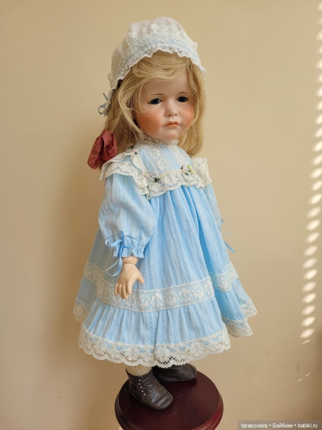Платье и чепчик для куклы 45-47 см