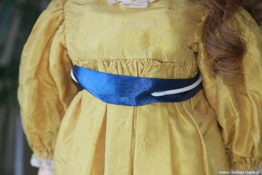 Стенд для кукол из массива дуба. Для кукол от маленького до большого размера (фото 4)