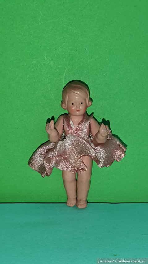 Целлулоидная куколка Schildkrot с рельефными волосами, высота 7,5 см