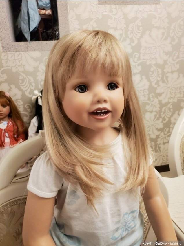 Виниловая коллекционная кукла большая (фото 2)