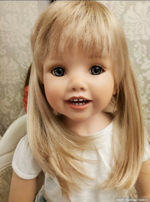 Виниловая коллекционная кукла большая (фото 4)