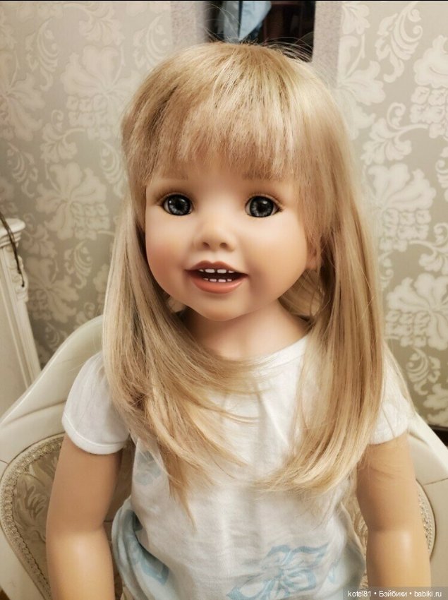 Виниловая коллекционная кукла большая (фото 3)