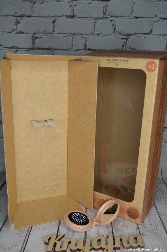 Фирменная коробка Паола Рейна с расческой-зеркалом