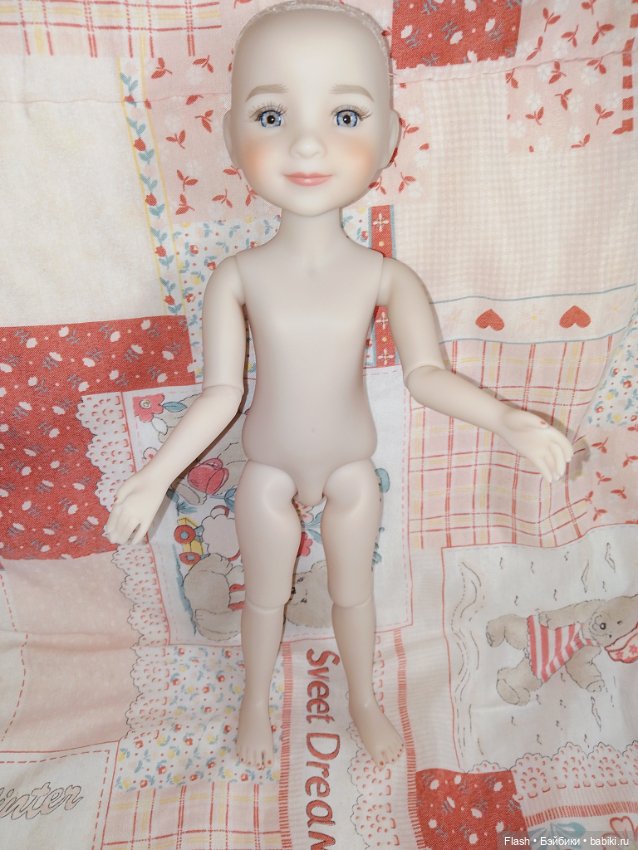 Сара Руби ред Ruby red 37 см нюд+ парик