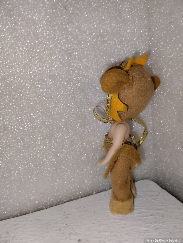 Маленькая коллекционная кукла в костюме зверушки с биркой (фото 4)