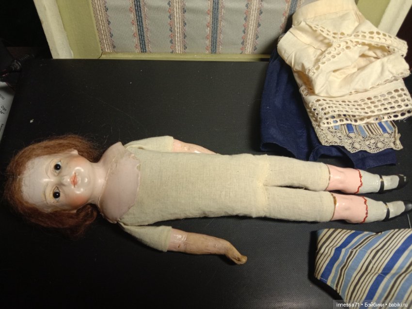 Антикварная кукла папье маше в одежде (фото 3)