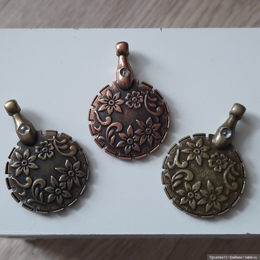 Подвески в ретро стиле — Миниатюра для кукол (фото 3)