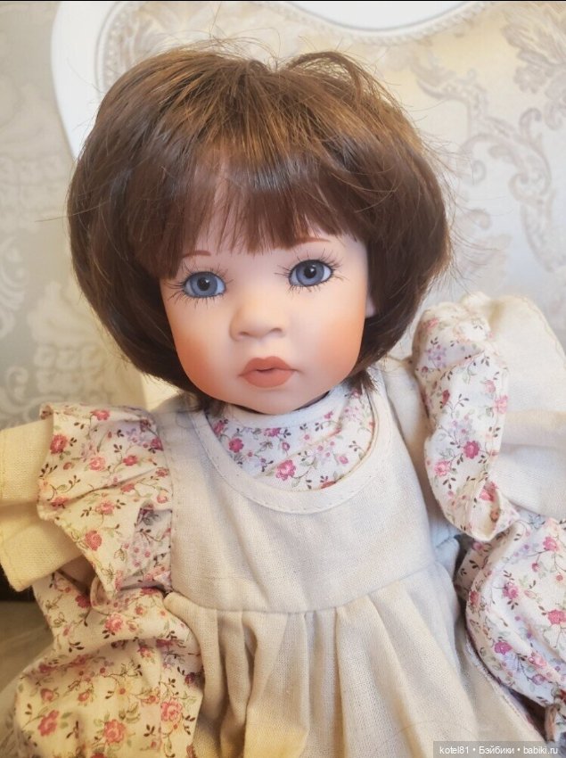 Фарфоровая коллекционная кукла (фото 3)