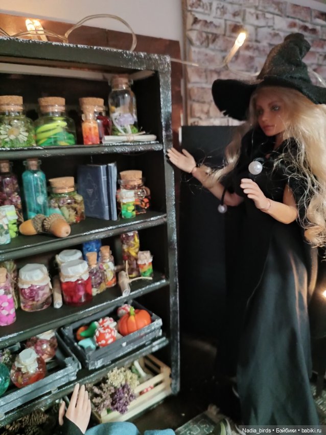 Шкаф ведьмы 1/6 — Кукольная миниатюра и румбокс (фото 8)