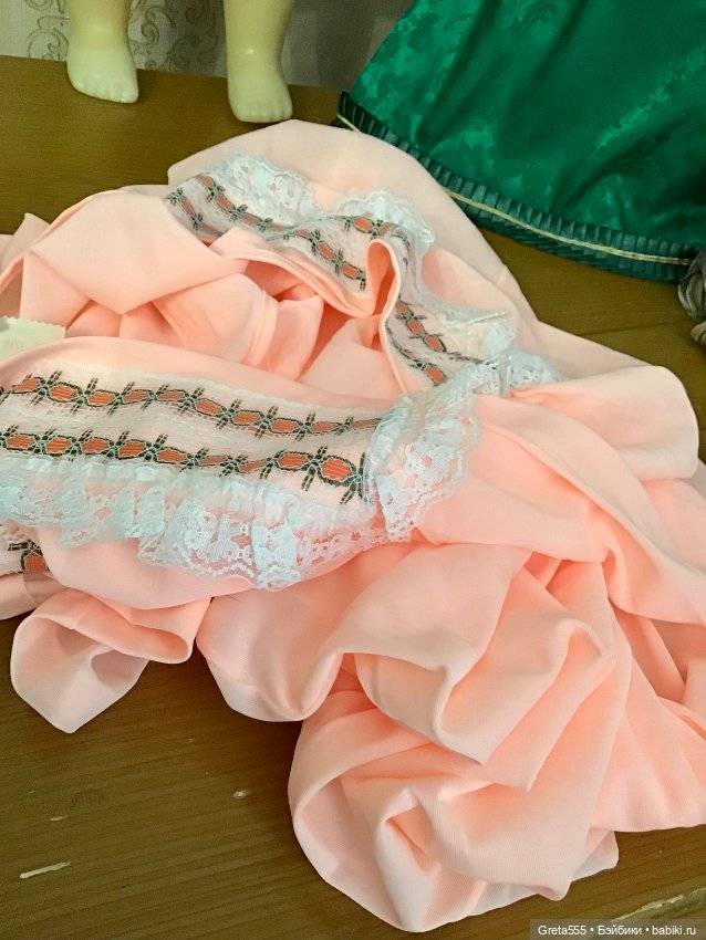 Персиковый нейлон в изделии ,новый , для винтажных кукол