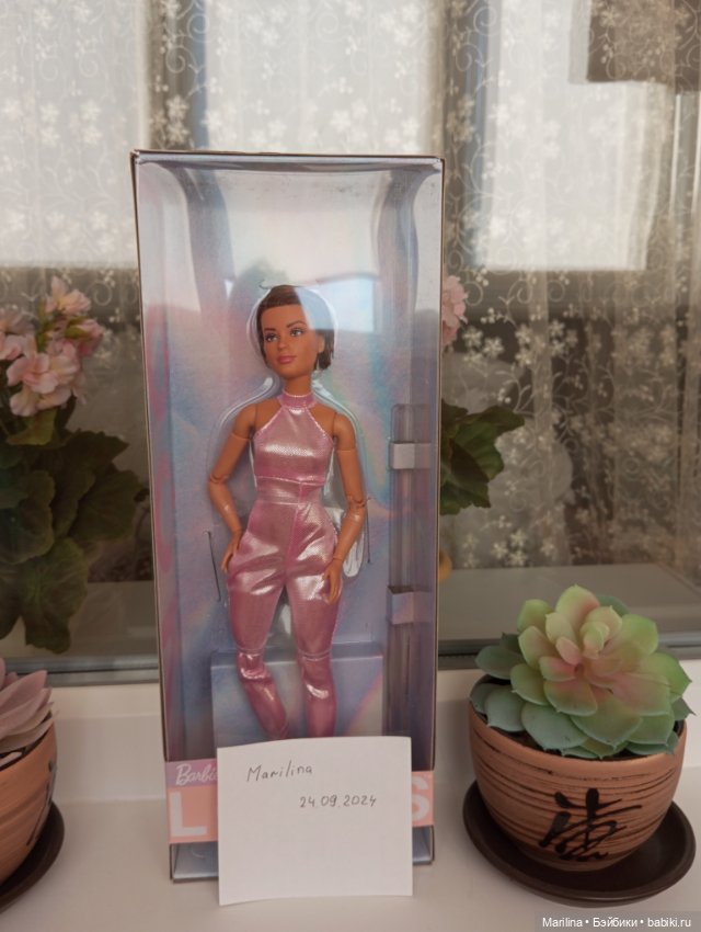 Barbie signature looks, брюнетка