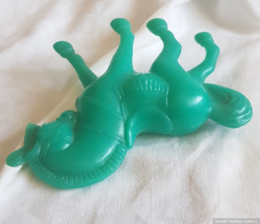 Лошадка СССР пластмассовая (фото 4)