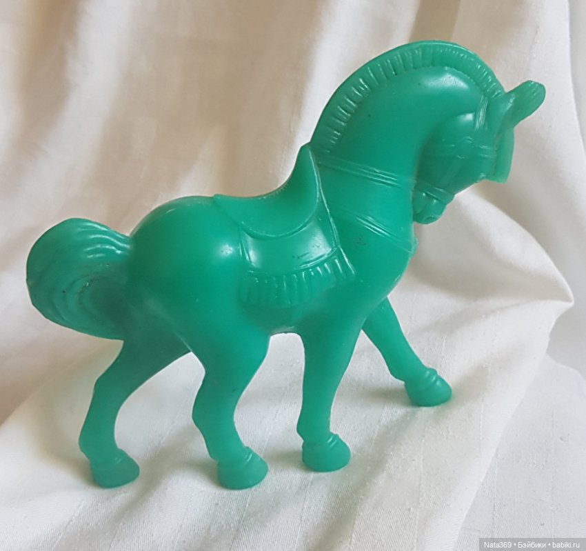 Лошадка СССР пластмассовая (фото 2)