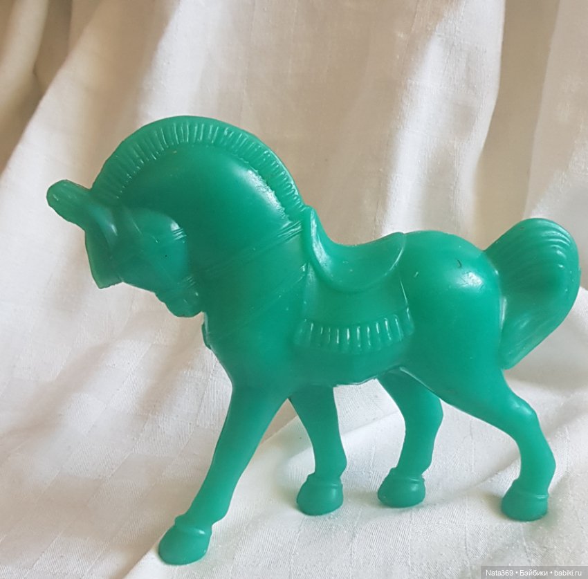 Лошадка СССР пластмассовая (фото 3)