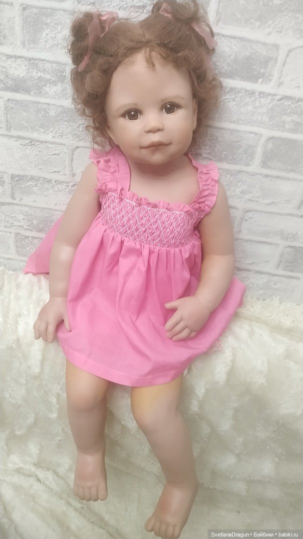 Сидячая виниловая кукла автора Моники Левениг (фото 5)