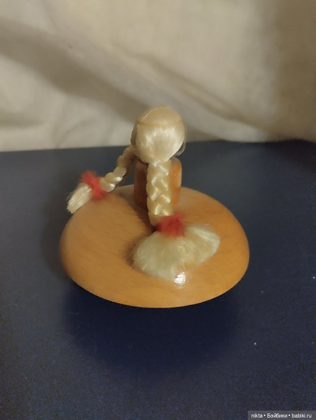 Деревянная игрушка СССР Девочка волчок (фото 2)